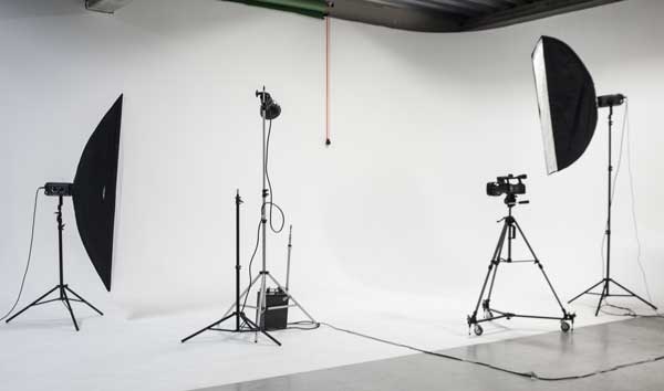 Nordsjællands største fotostudie Fotostudie til store og små opgaver