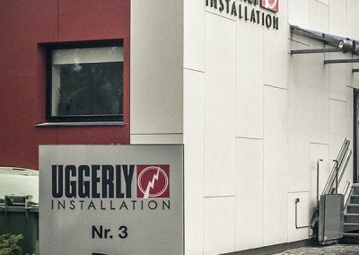 Uggerly lav elegant pylon